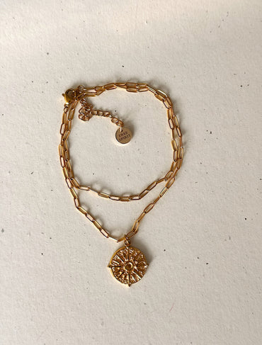 Sun pendant necklace