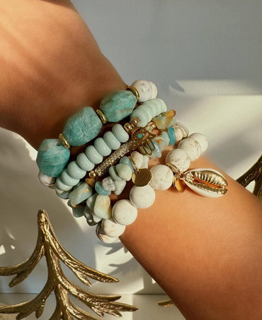 Magnesite bracelet - off white - 10mm image 1