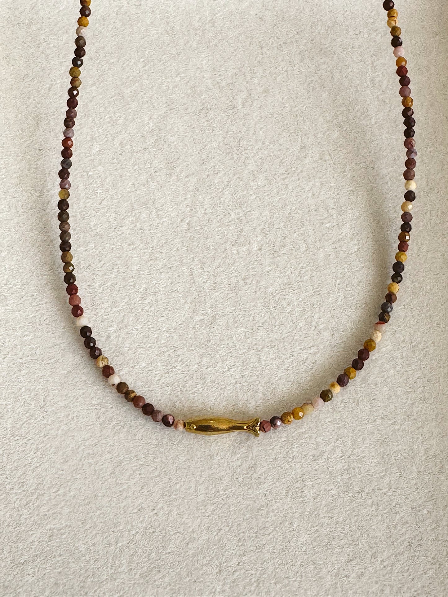 Poise necklace - Fish - Mookaite