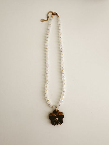 Bloom necklace