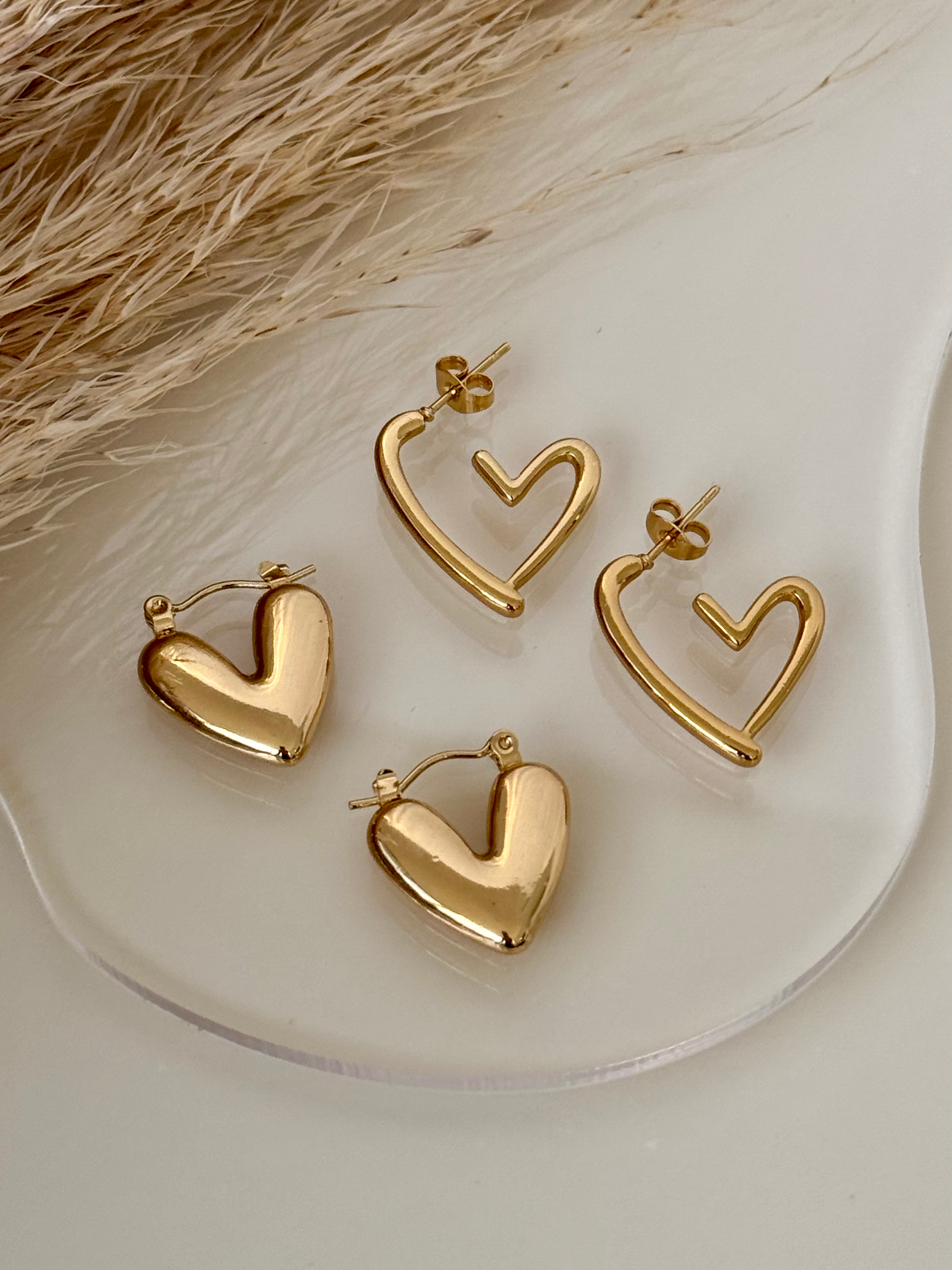 Heart hoop earrings set image 0